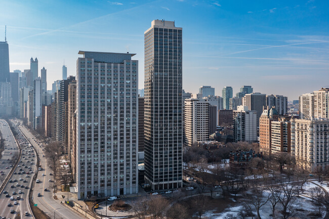 1555 N Astor St in Chicago, IL - Foto de edificio - Building Photo