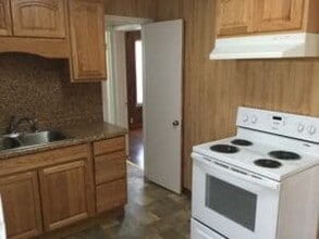 2340 E North St in Decatur, IL - Building Photo - Building Photo