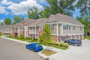 Annsbury East Apartments in Shelby Township, MI - Building Photo