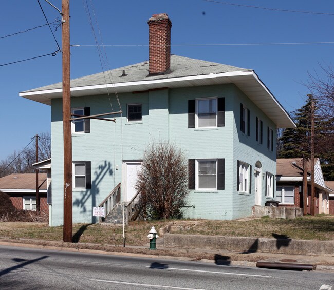 201 N Cedar St in Greensboro, NC - Foto de edificio - Building Photo