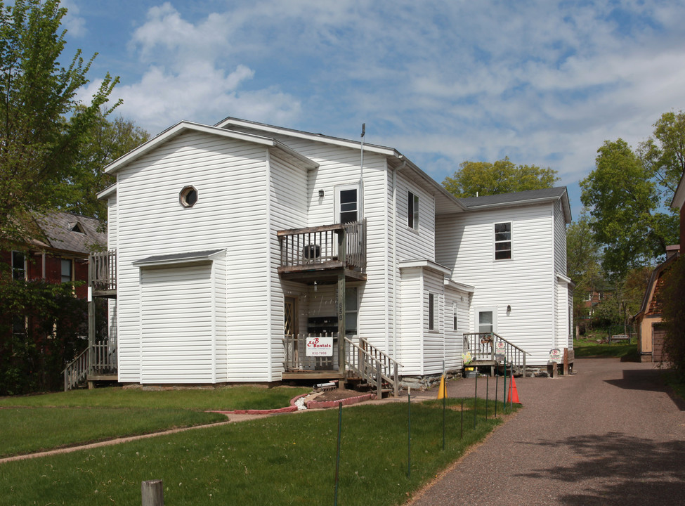 656 Galloway St in Eau Claire, WI - Building Photo