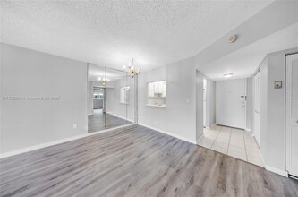257 S Cypress Rd in Pompano Beach, FL - Building Photo - Building Photo
