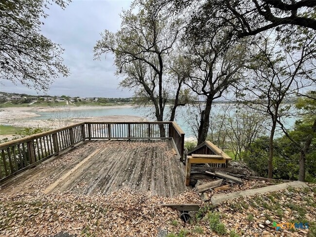 property at 1415 Glenn Dr