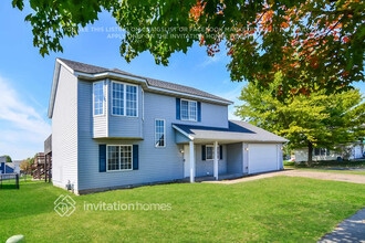 700 14th St in Farmington, MN - Foto de edificio - Building Photo