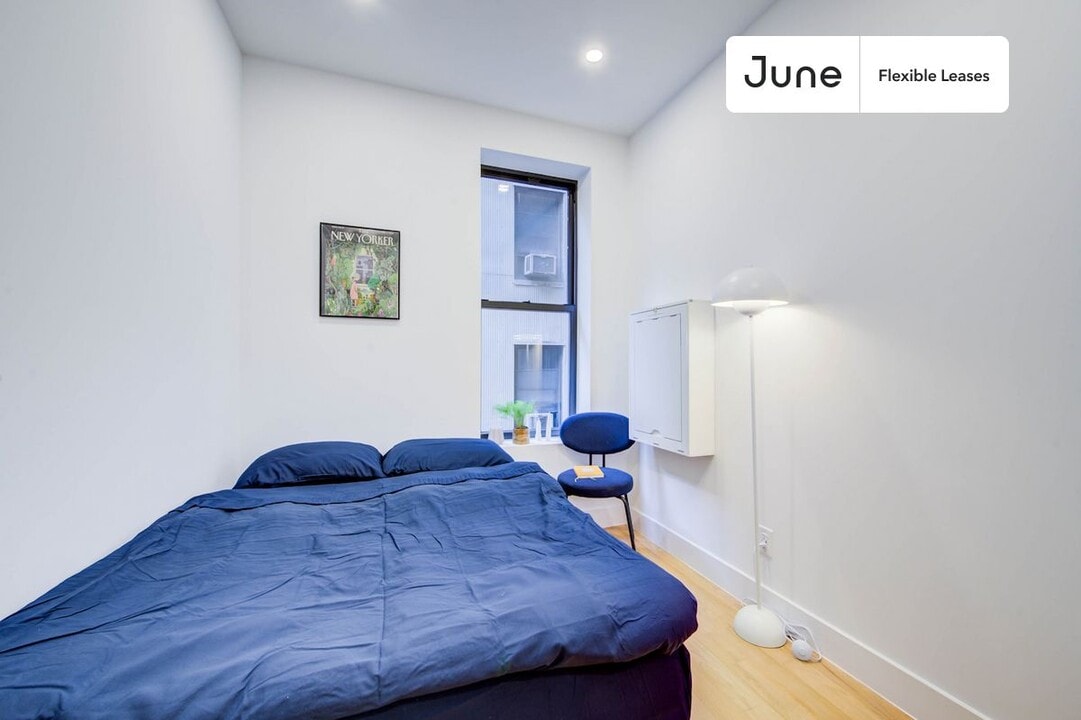 Adorable ROOM at The Central Park Manhattan House, Unit 4 in New York, NY - Foto de edificio