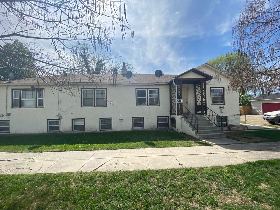 503 S 3rd Ave in Caldwell, ID - Foto de edificio