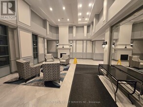 5 Emerald Ln in Vaughan, ON - Building Photo - Building Photo