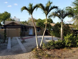 2459 Jackson St in Hollywood, FL - Building Photo