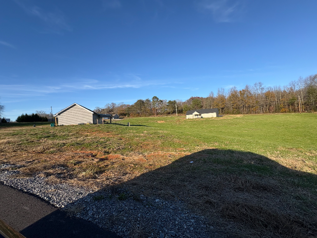 40 Ernest Wy in Dahlonega, GA - Building Photo - Building Photo