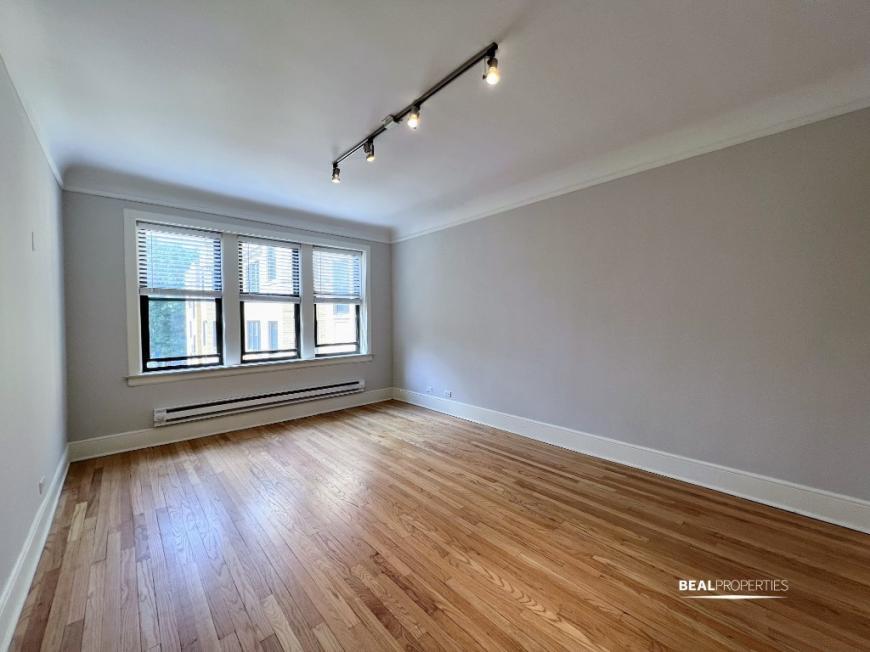 2323 N Rockwell St in Chicago, IL - Building Photo