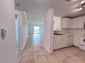 50 Menores Ave in Coral Gables, FL - Building Photo - Building Photo