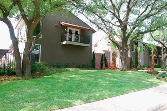 Newport Apartments in Dallas, TX - Building Photo - Building Photo