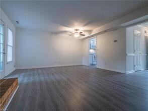 2407 Rennie Dr in Virginia Beach, VA - Building Photo - Building Photo