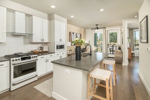 The Quincy at Kierland in Scottsdale, AZ - Building Photo