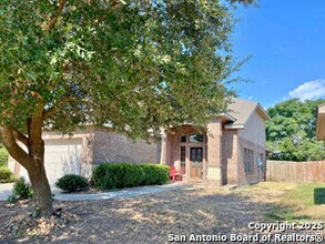 3843 Bogie Way in Converse, TX - Building Photo - Building Photo