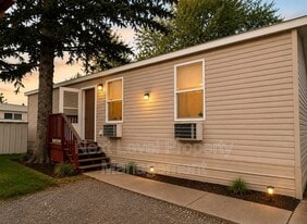 333 College Ave in Kalispell, MT - Building Photo