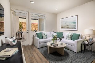 Delhaven Pointe in Murrieta, CA - Building Photo