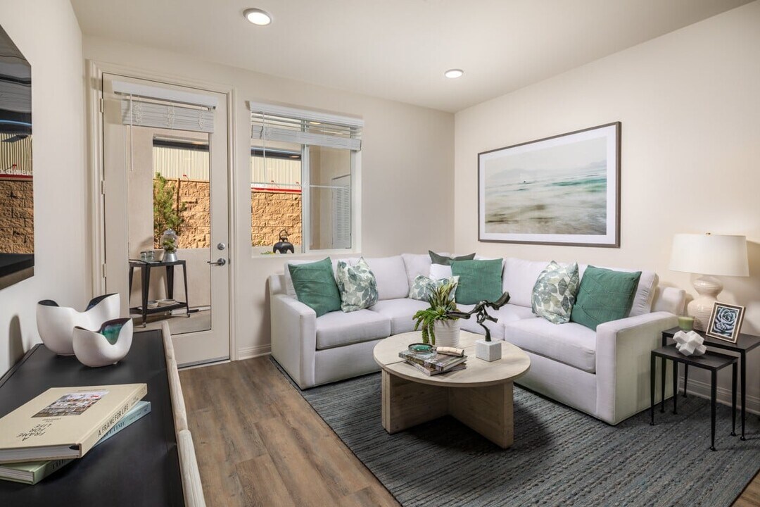 Delhaven Pointe in Murrieta, CA - Foto de edificio