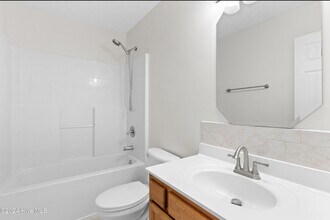 208 Yearling Loop in Jacksonville, NC - Building Photo - Building Photo