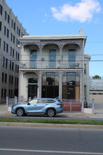 1529 Jackson Ave in New Orleans, LA - Building Photo - Building Photo