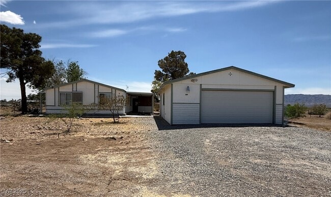 801 E Clementine St in Pahrump, NV - Building Photo - Building Photo