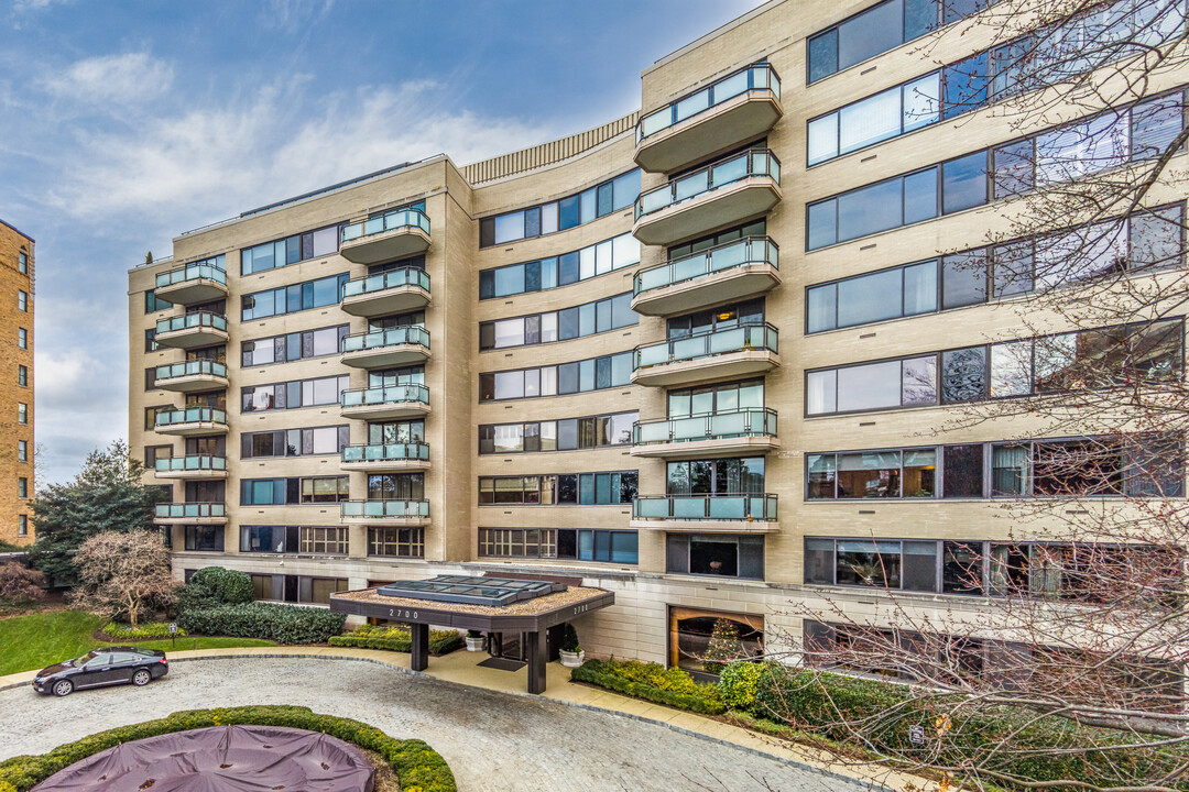 Shoreham West Cooperative in Washington, DC - Foto de edificio