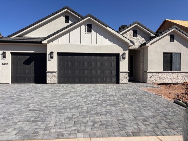 property at 2887 E Yavin Wy
