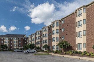 Village Lake Apartments in Waldorf, MD - Building Photo - Building Photo