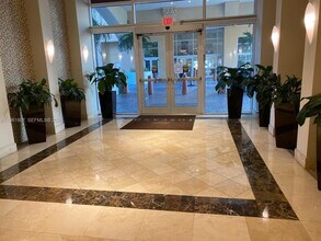 7350 SW 89th St in Miami, FL - Building Photo - Building Photo