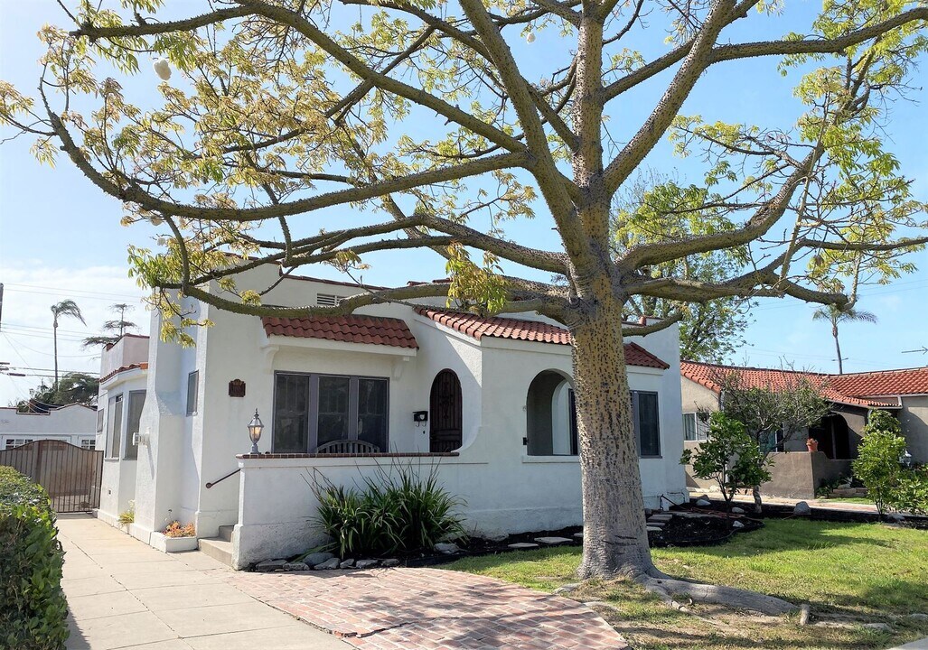1110 S Ross St in Santa Ana, CA - Building Photo