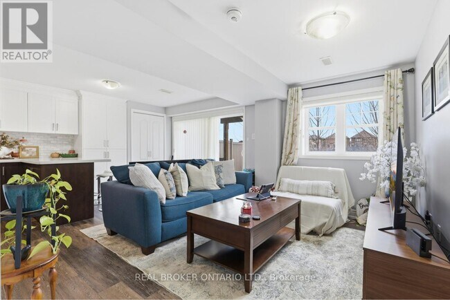 112 Mincing Trl in Brampton, ON - Building Photo - Building Photo