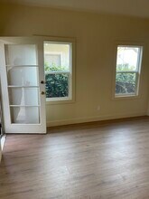 1251 W 47th St, Unit 1 in Los Angeles, CA - Foto de edificio - Building Photo