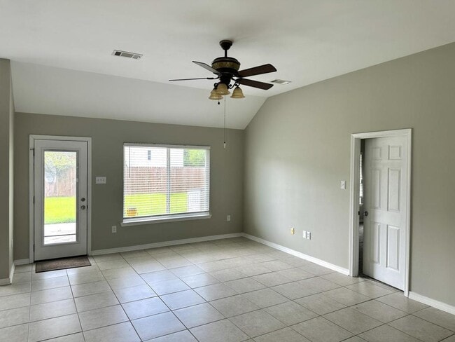 545 Northshore Ln in Slidell, LA - Building Photo - Building Photo