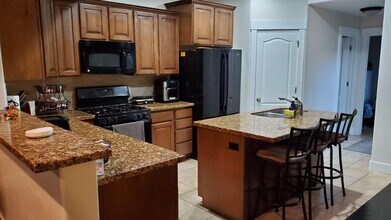 4274 Lake Bridge Dr in South Jordan, UT - Building Photo - Building Photo