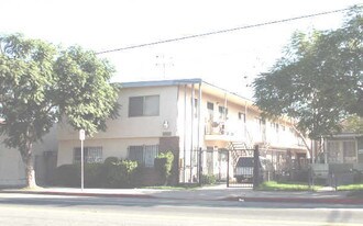 6508 Orange Ave in Long Beach, CA - Building Photo