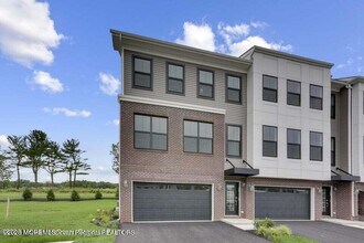 48 Kelly Wy in Tinton Falls, NJ - Building Photo - Building Photo