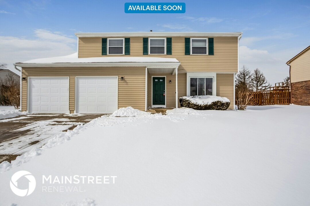 8232 Old Farm Rd in Indianapolis, IN - Building Photo