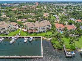 926 Oak Harbour Dr in Juno Beach, FL - Building Photo