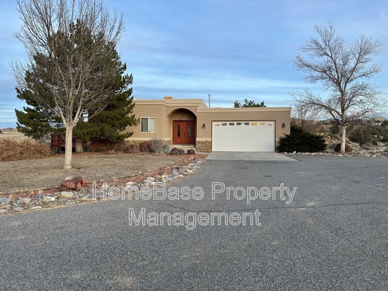 1053 County Rd 3000 in Farmington, NM - Building Photo