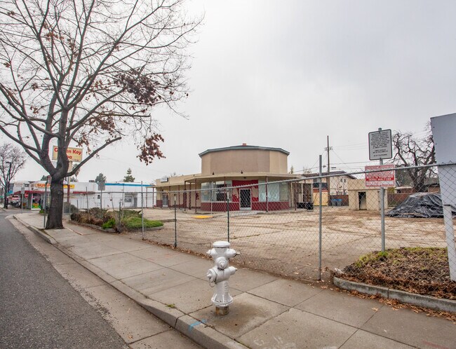 1313-1347 El Camino Real in Mountain View, CA - Building Photo - Building Photo