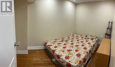 103 Puma Dr in Toronto, ON - Building Photo - Building Photo