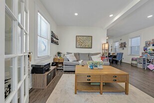 632 Chase Ave in Lyndhurst, NJ - Building Photo