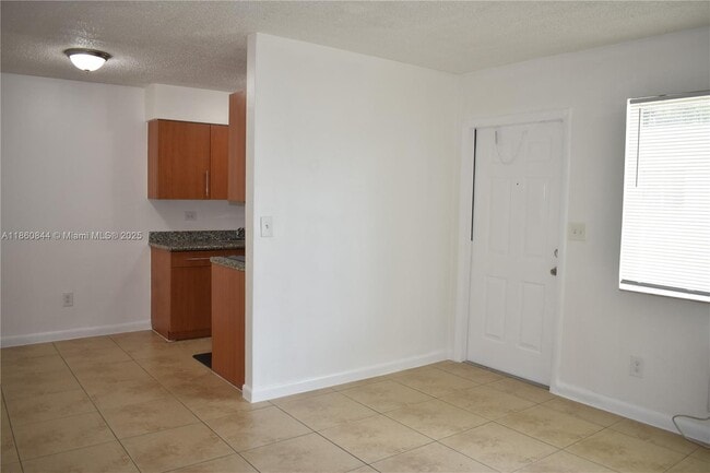 property at 932 Moffett St