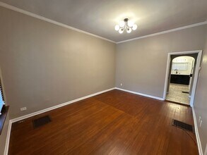 329 W 8th Ave in Columbus, OH - Building Photo - Building Photo