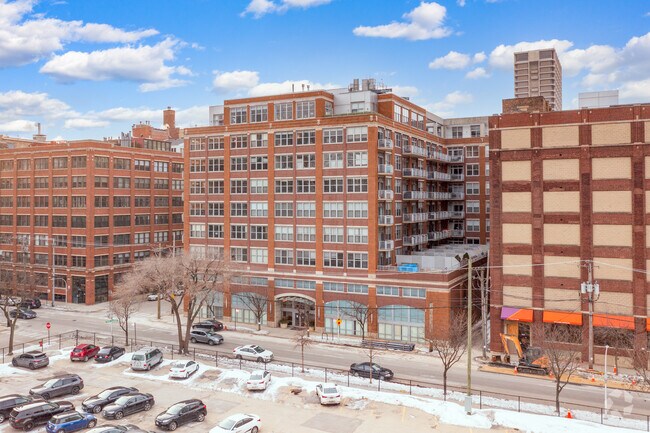 933 W Van Buren St in Chicago, IL - Foto de edificio - Building Photo
