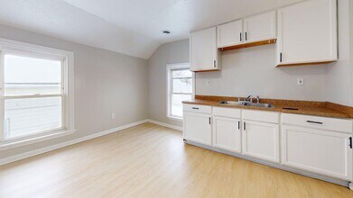 3130 W 30th St in Cleveland, OH - Building Photo - Building Photo