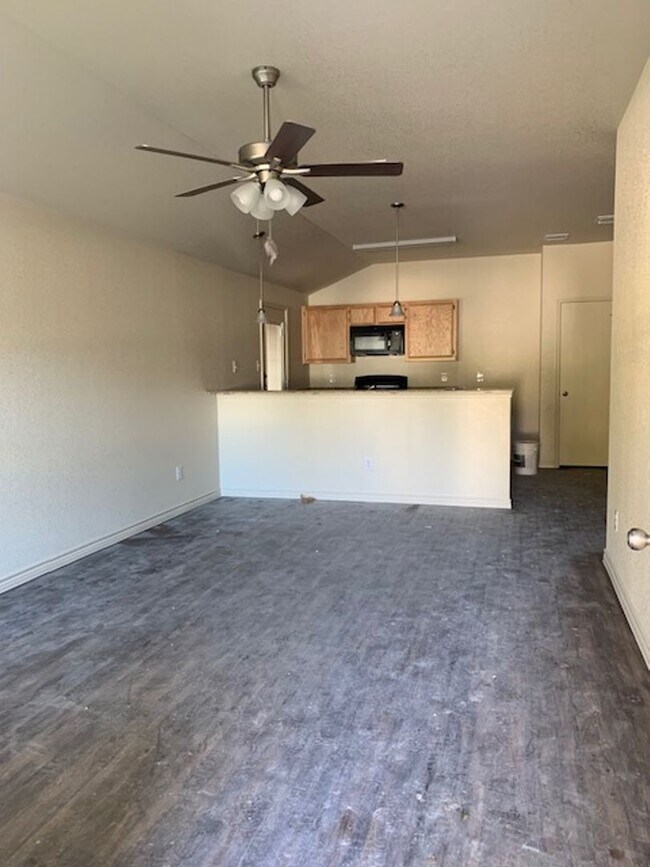 114 E Valley Rd in Harker Heights, TX - Building Photo - Building Photo