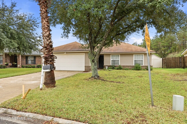 1739 Saw Lake Drive in Middleburg, FL - Building Photo - Building Photo