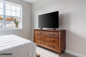 100 Lexington St, Unit 5210 in Windsor, CT - Foto de edificio - Building Photo