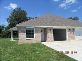 1108 S Haden in Siloam Springs, AR - Building Photo